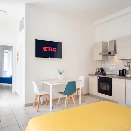 Angioino Apartment - In The Center Of Naples-3
